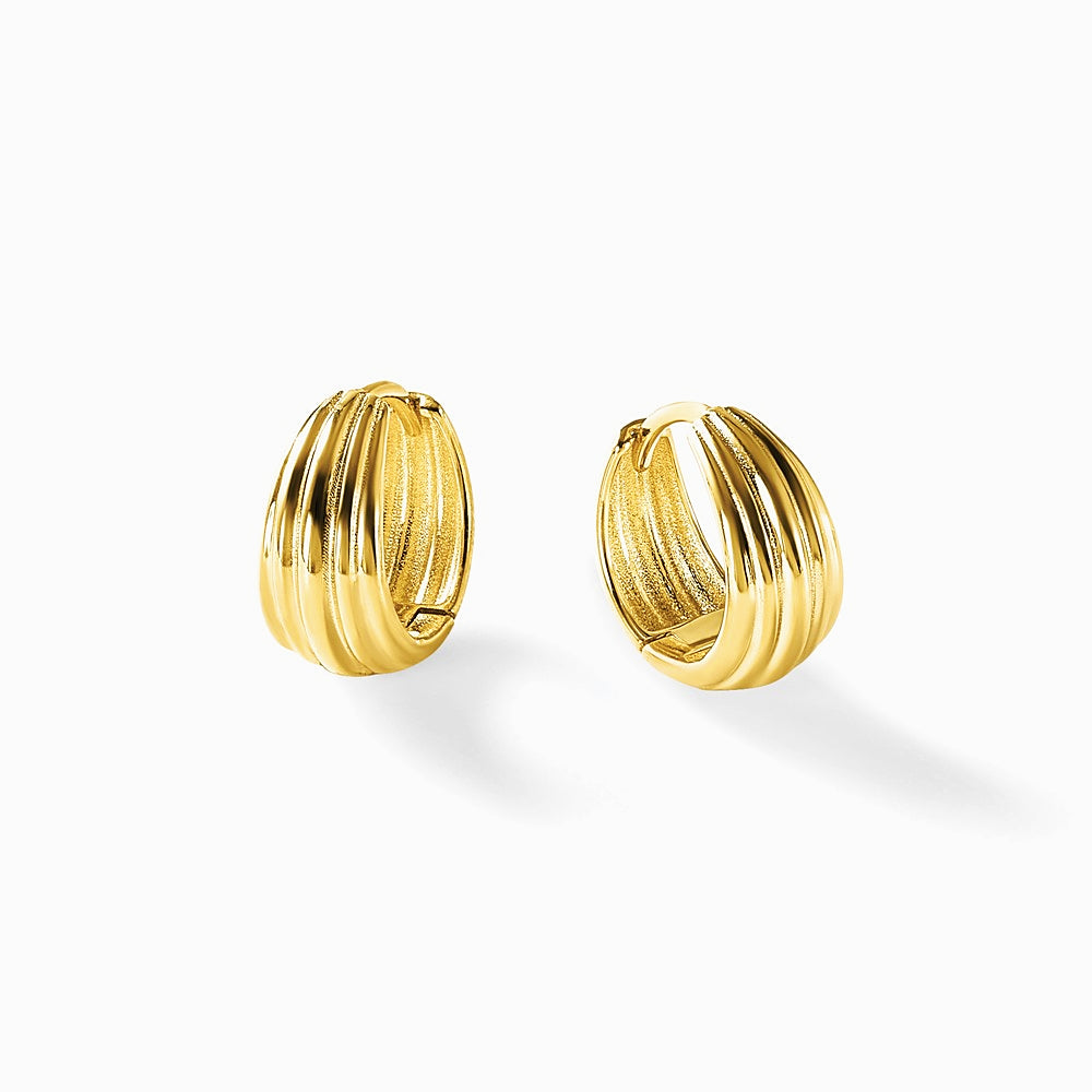 14K Yellow Gold Polished/Grooved Round Huggie Hoop Earrings - Product Photo