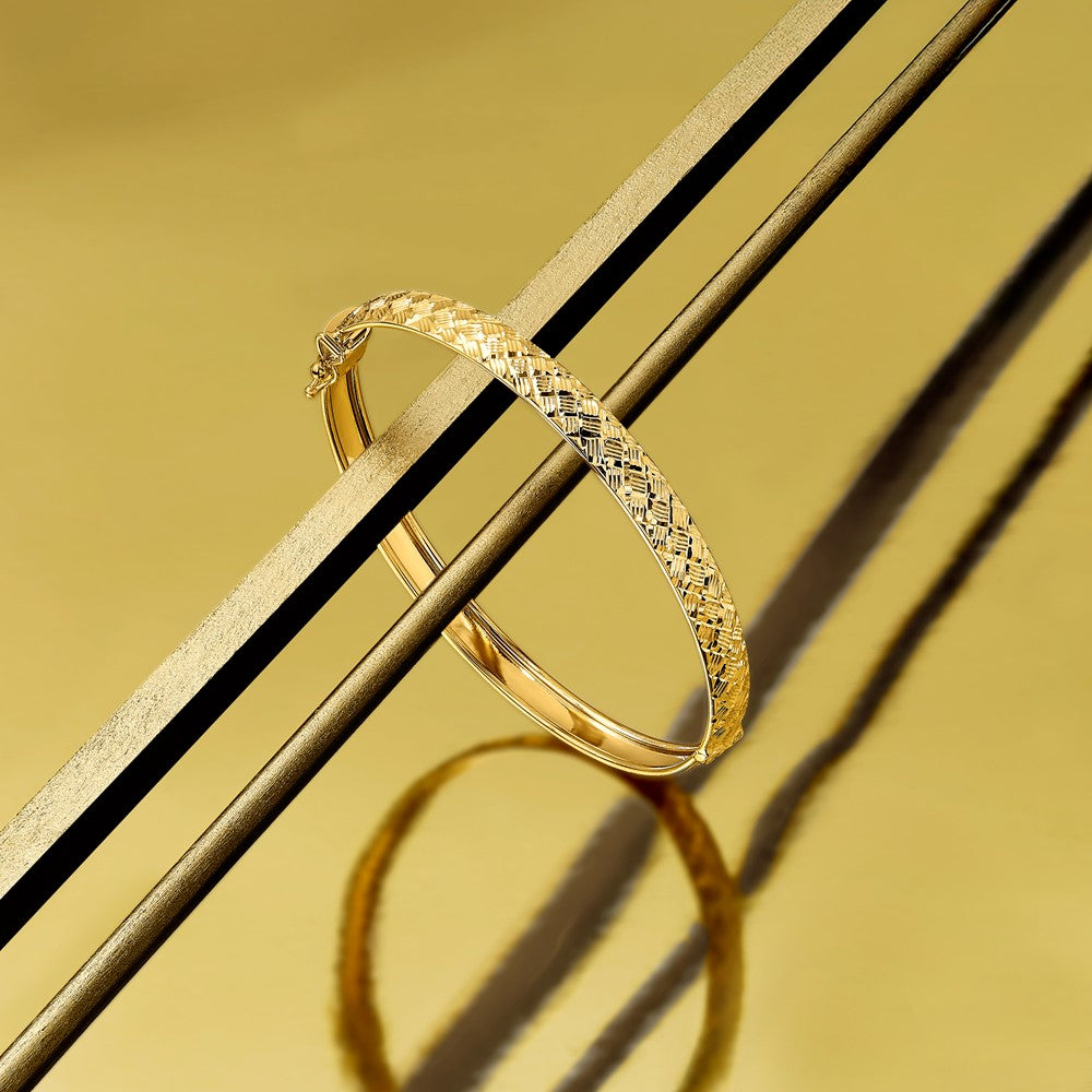 Leslie's 14k Polished and Diamond-cut Hinged Bangle - Product Photo