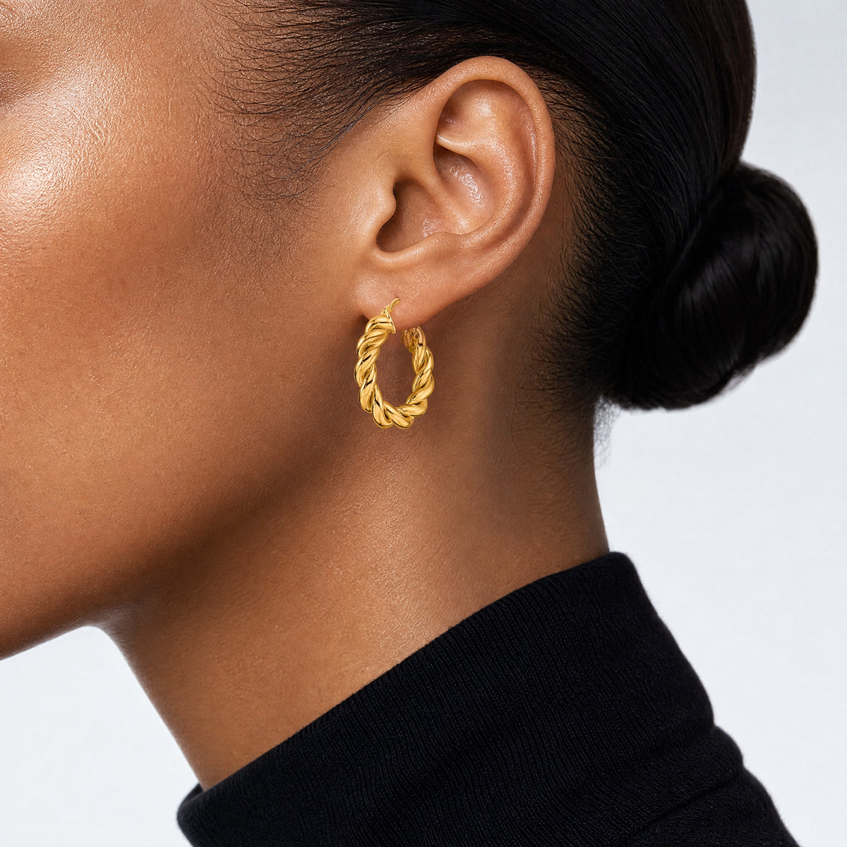 10ky Polished 5.3mm Hollow Twisted Round Hoop Earrings - Model Shot