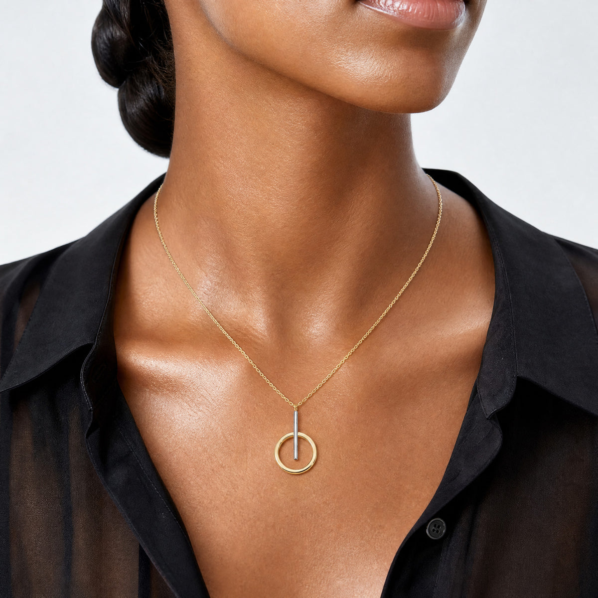 Leslie's 10K w/White Rhodium Polished Bar w/Circle Pendant Necklace - Model Shot