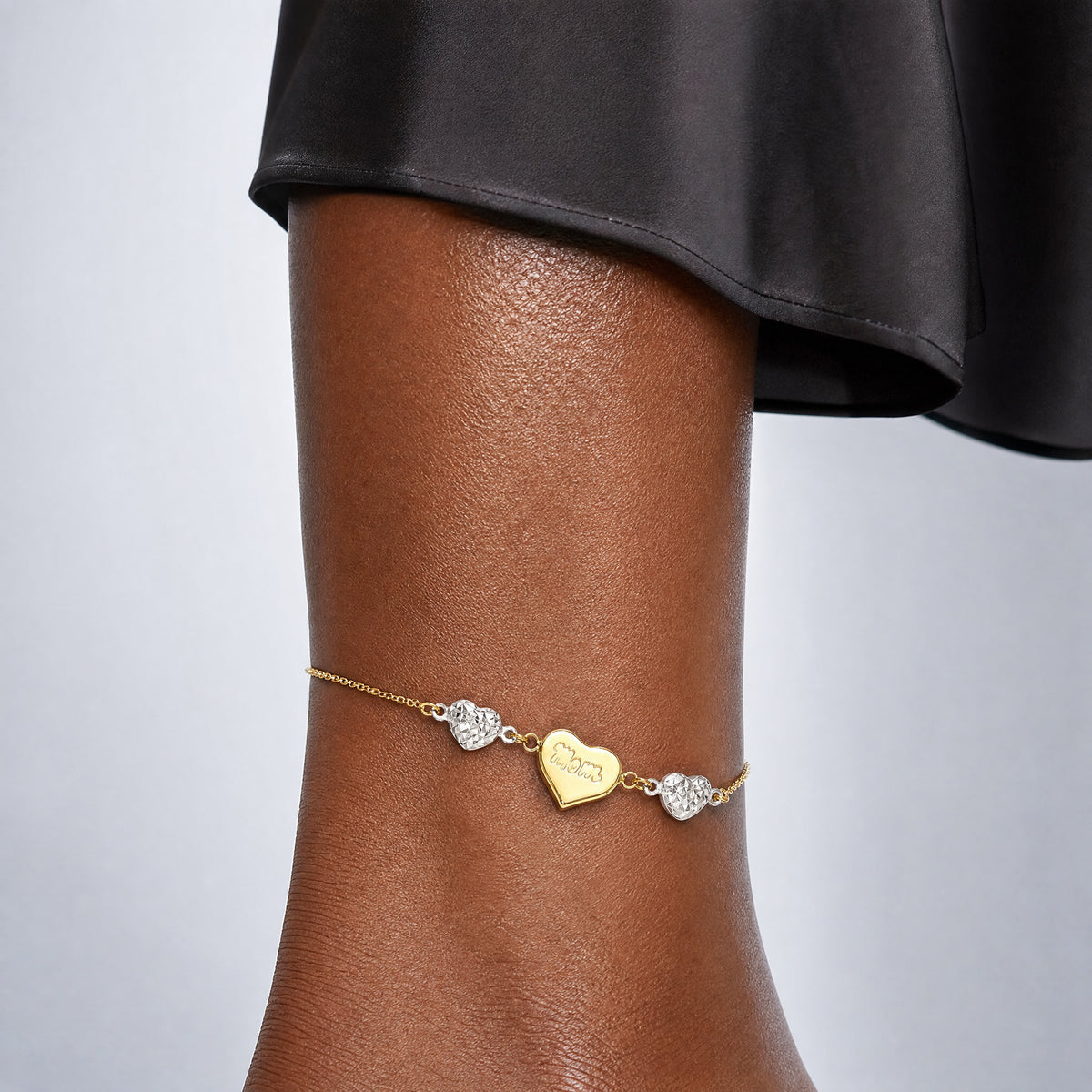14K Two-tone Diamond-cut Puffed Hearts MOM 9in Plus 1in ext Anklet - Model Shot