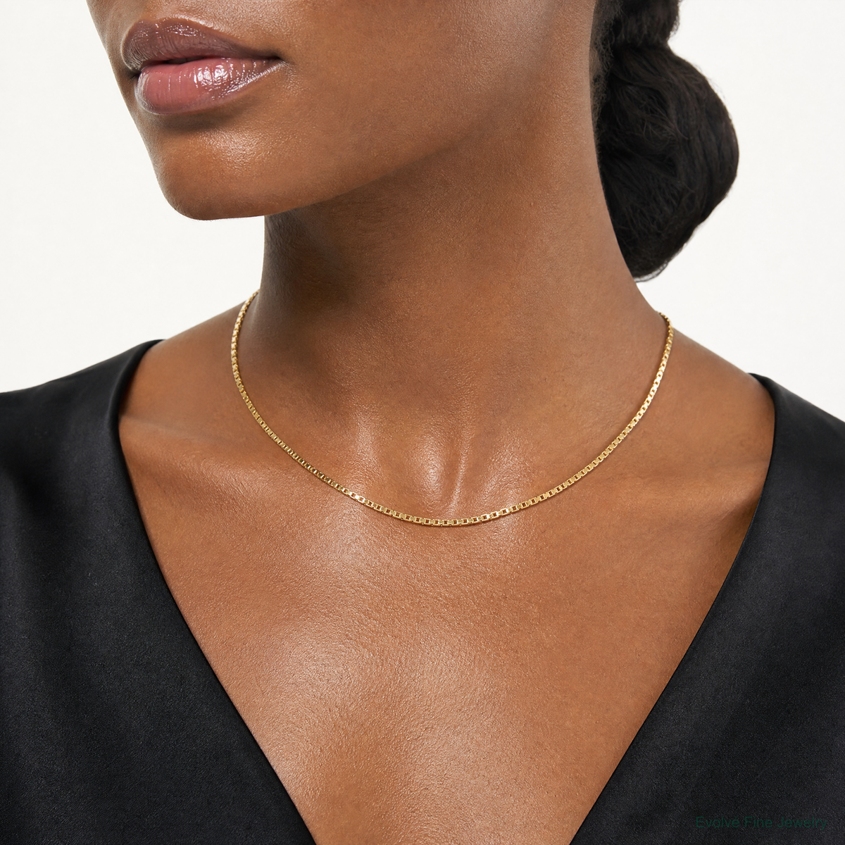 14k 2.5mm Box Chain - Model Shot