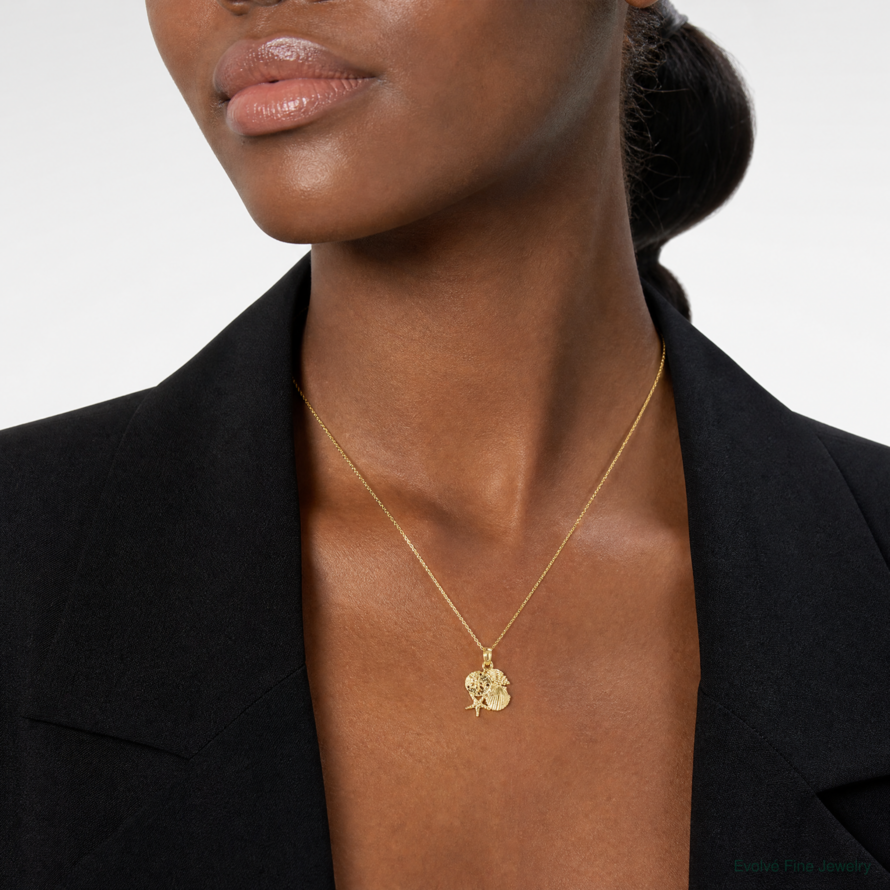14k Solid Polished Mini Shell Cluster Pendant - Model Shot