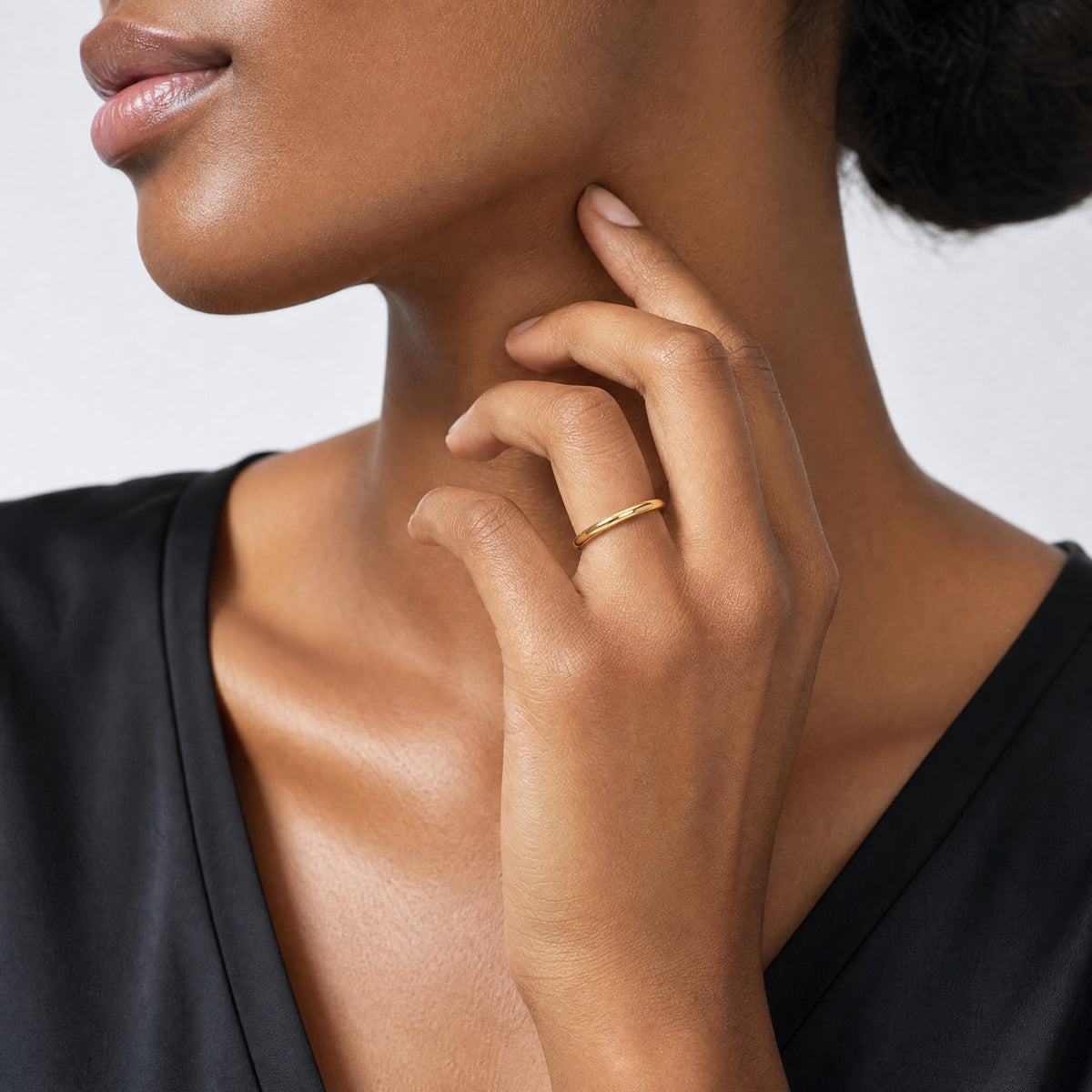 14KY 2mm LTW Half Round Band Size 4 - Model Shot