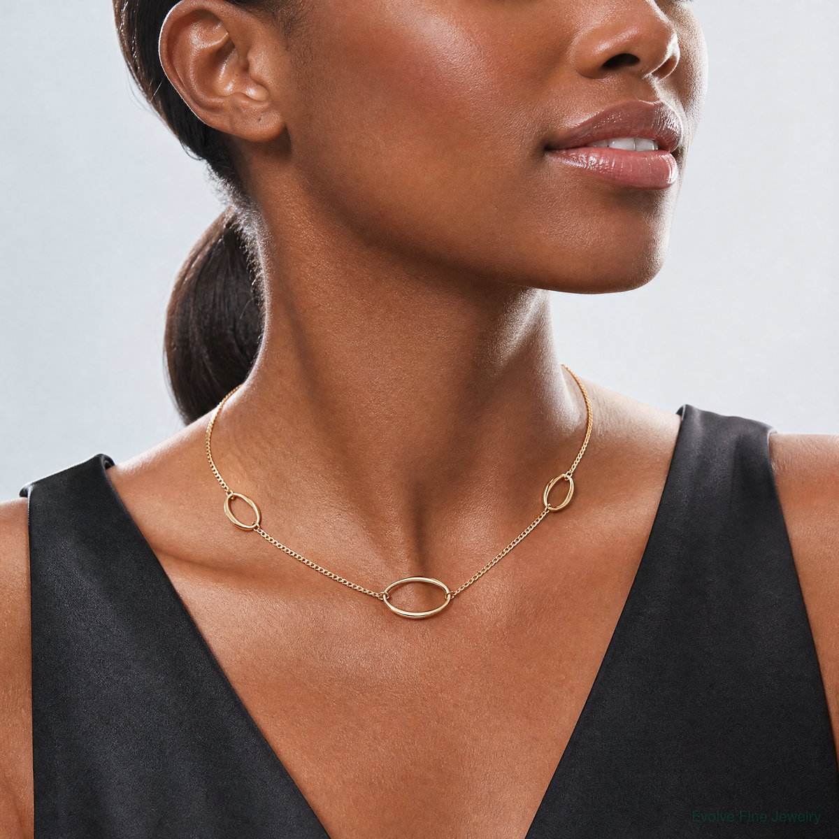 Leslie's 14k Polished Oval Link 20in Necklace - Model Shot