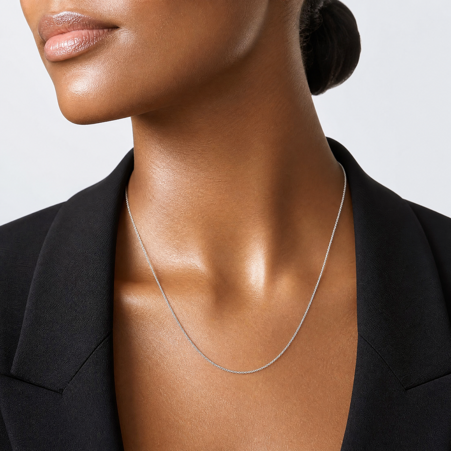 14k White Gold 1.15mm Rolo Pendant Chain - Model Shot