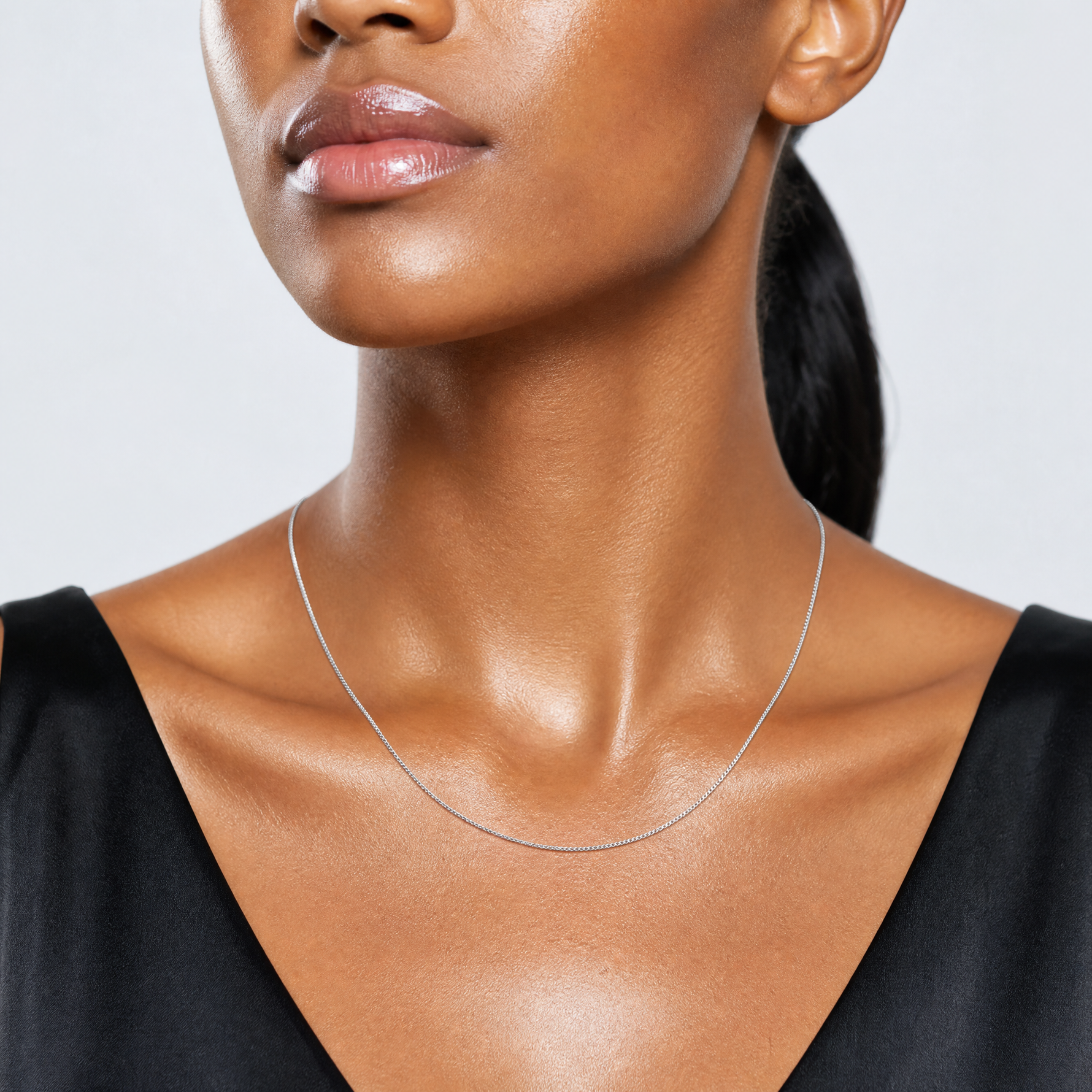 14k White Gold .9mm Curb Pendant Chain - Model Shot