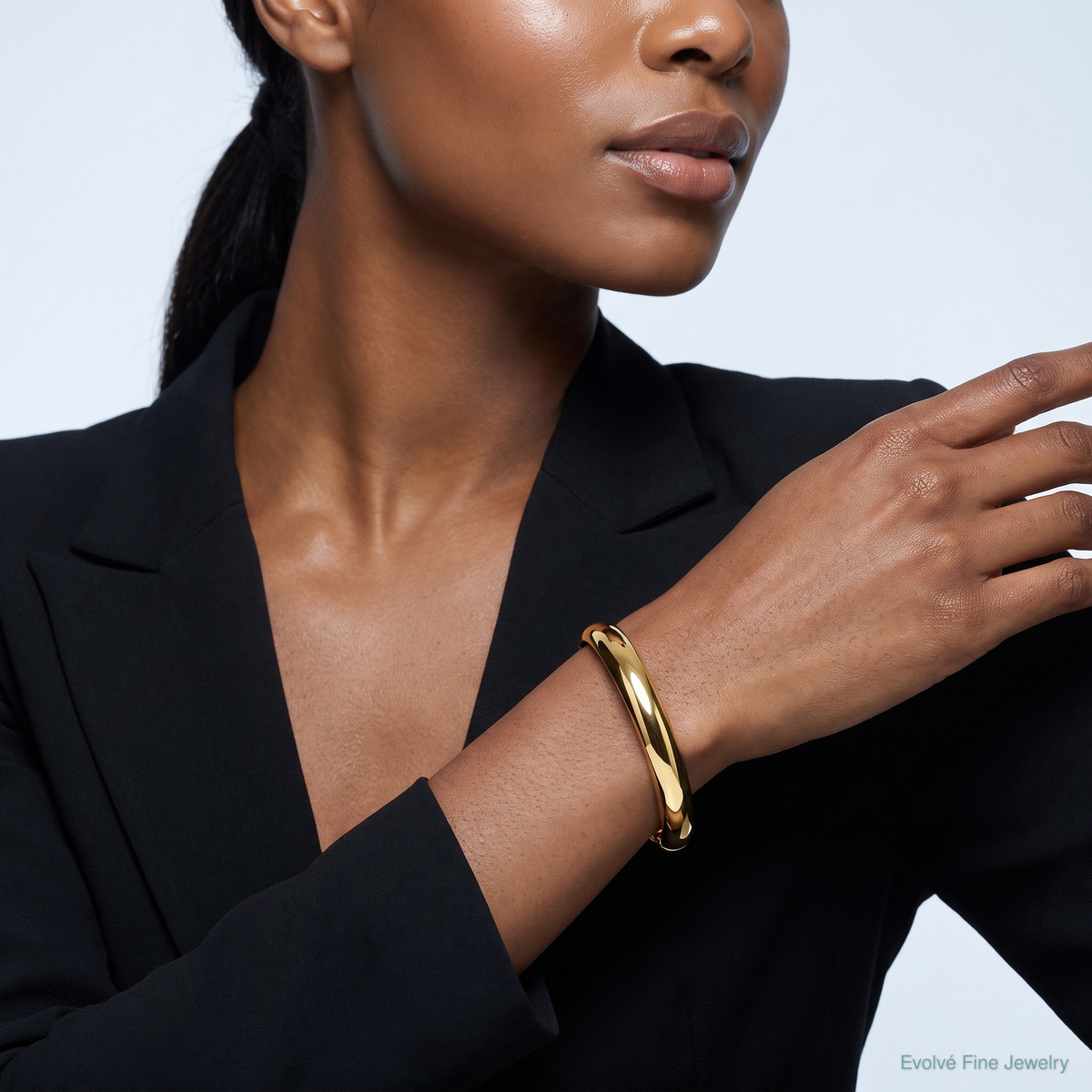 Sterling Silver Gold-plated 8mm Hinged Bangle - Model Shot