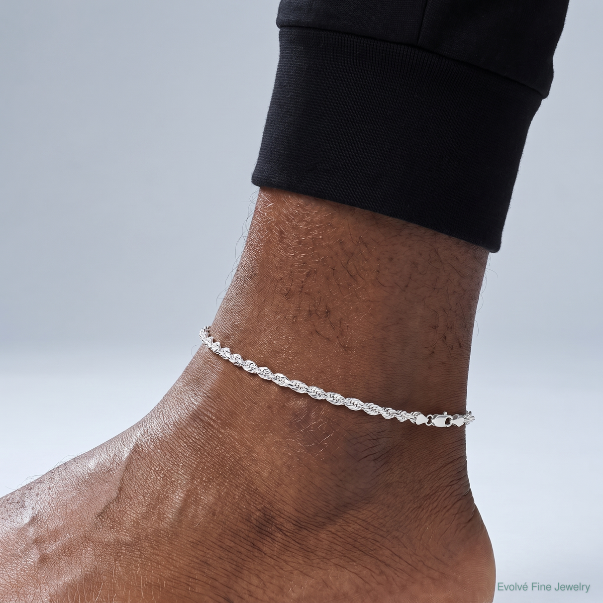 Sterling Silver 4.25mm Diamond-cut Rope Chain - Model Shot