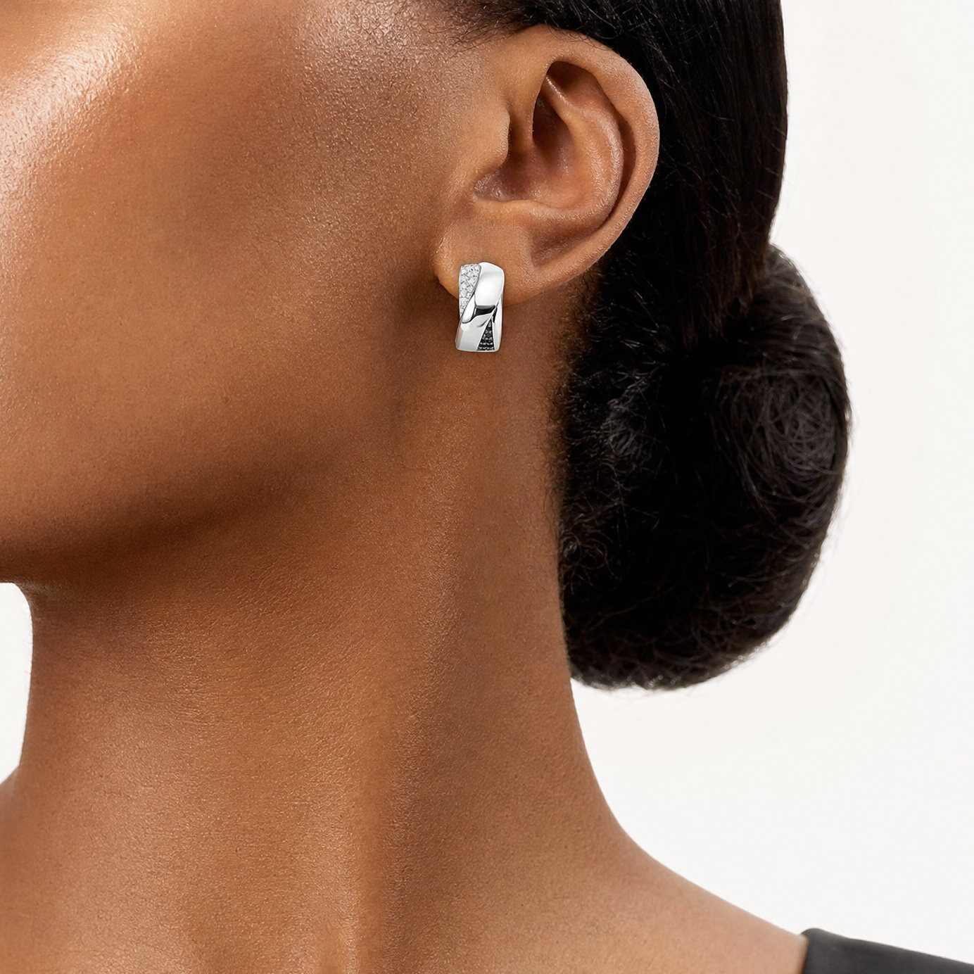 Sterling Silver RH-pltd Polished Black/White CZ Round Hinged Hoop Earrings - Model Shot