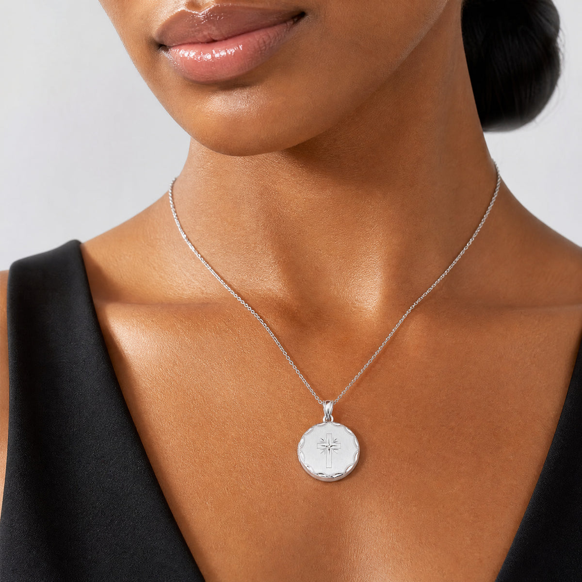 SS RH-pl Brushed And Polished Diamond Cross 20mm Round Locket - Model Shot