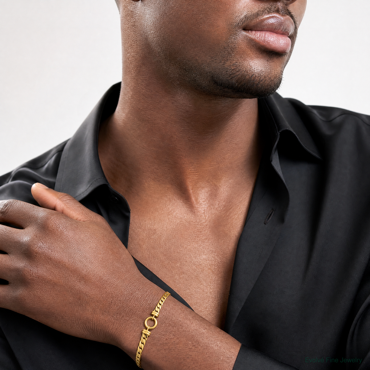 14k Polished 7.5in Curb Link with Circle Element Bracelet - Model Shot