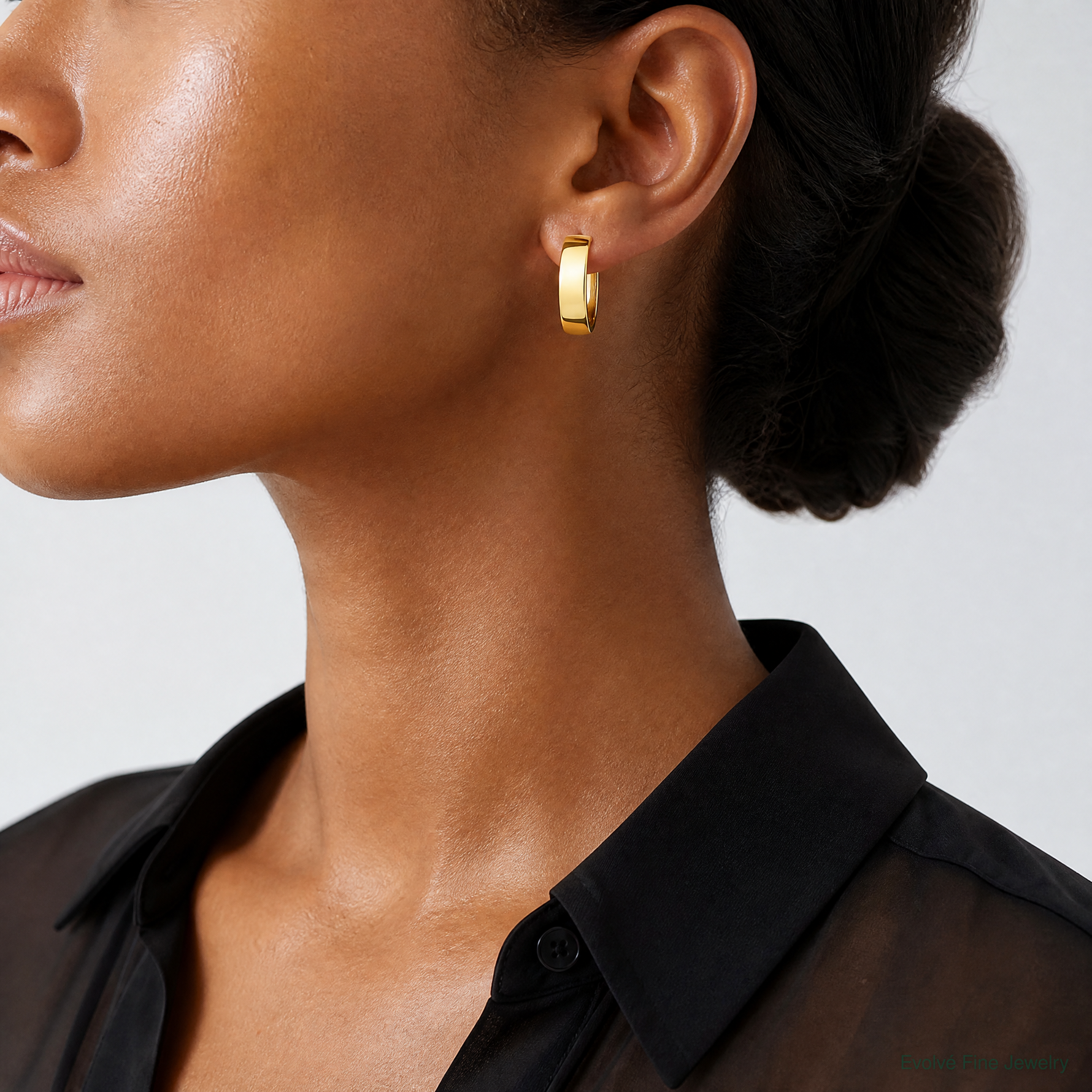 14k High Polished 7mm Hoop Earrings - Model Shot