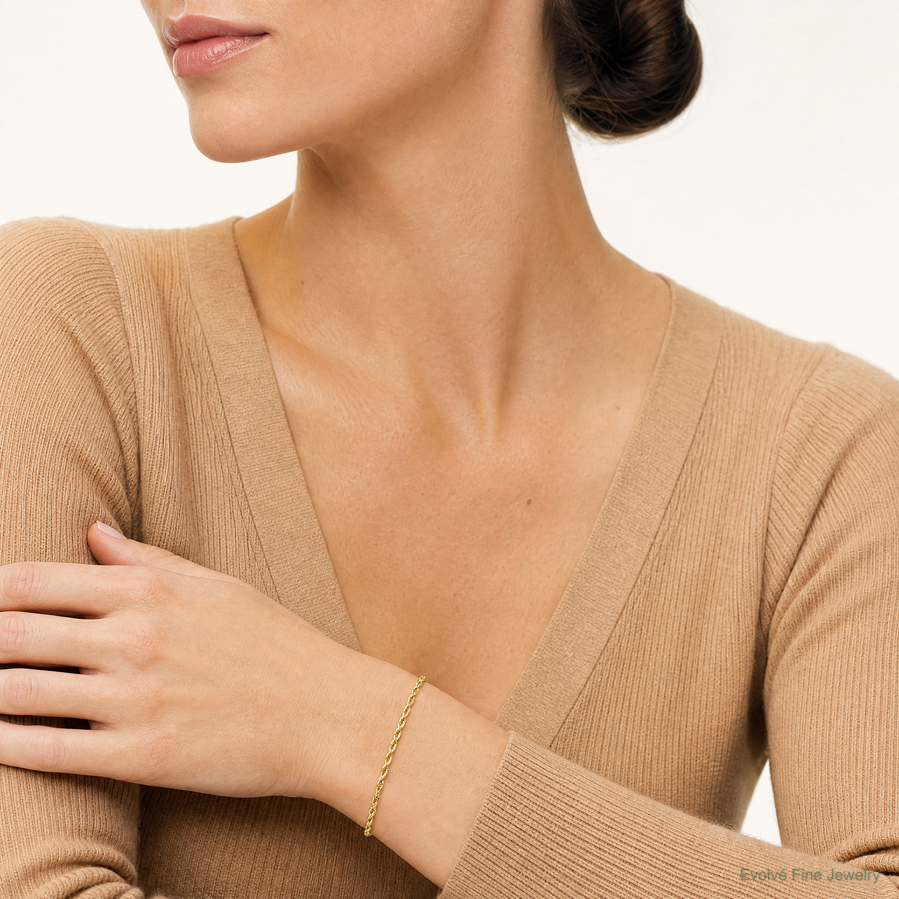 10k 2.5mm Semi-Solid Rope Chain - Model Shot