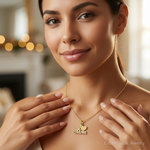 10K MOM Charm - Model Shot