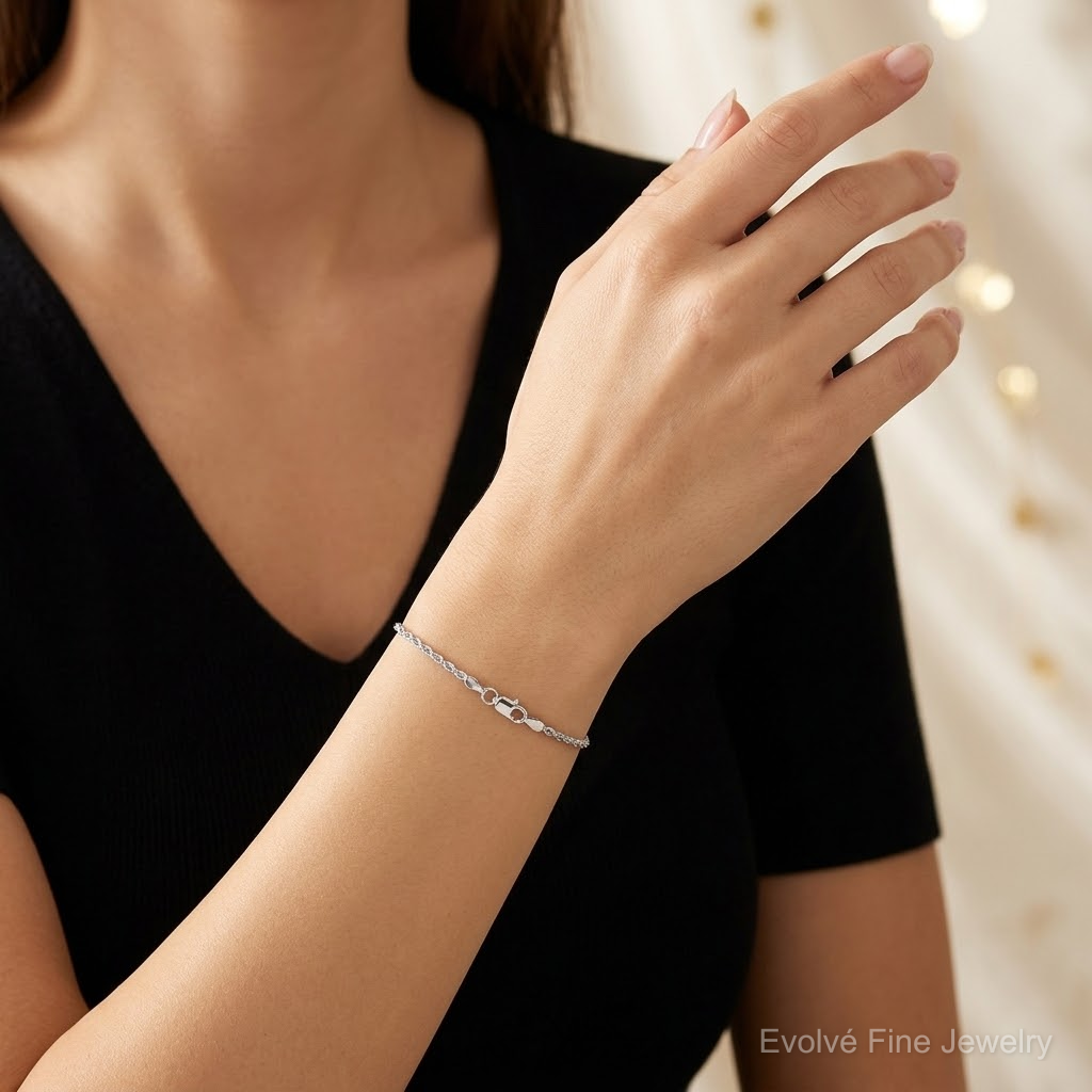 10k White Gold 1.5mm Diamond-cut Rope Chain - Model Shot