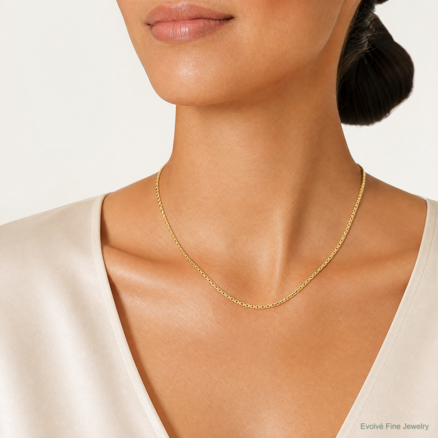 14k 2.5mm Box Chain - Model Shot