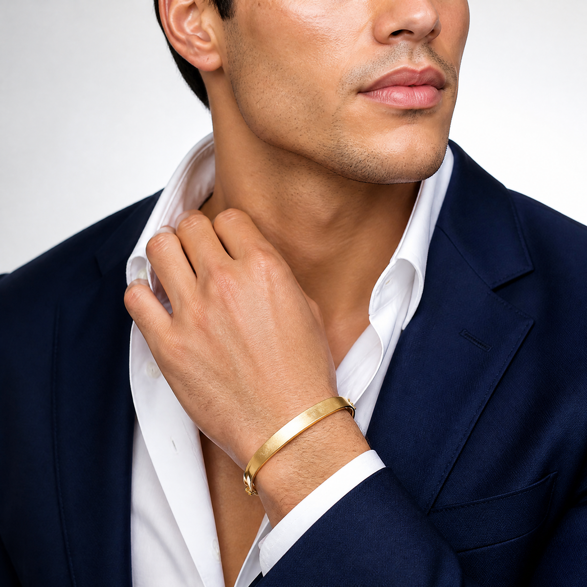 14k Satin Finish Graduated Hinged Bangle - Model Shot