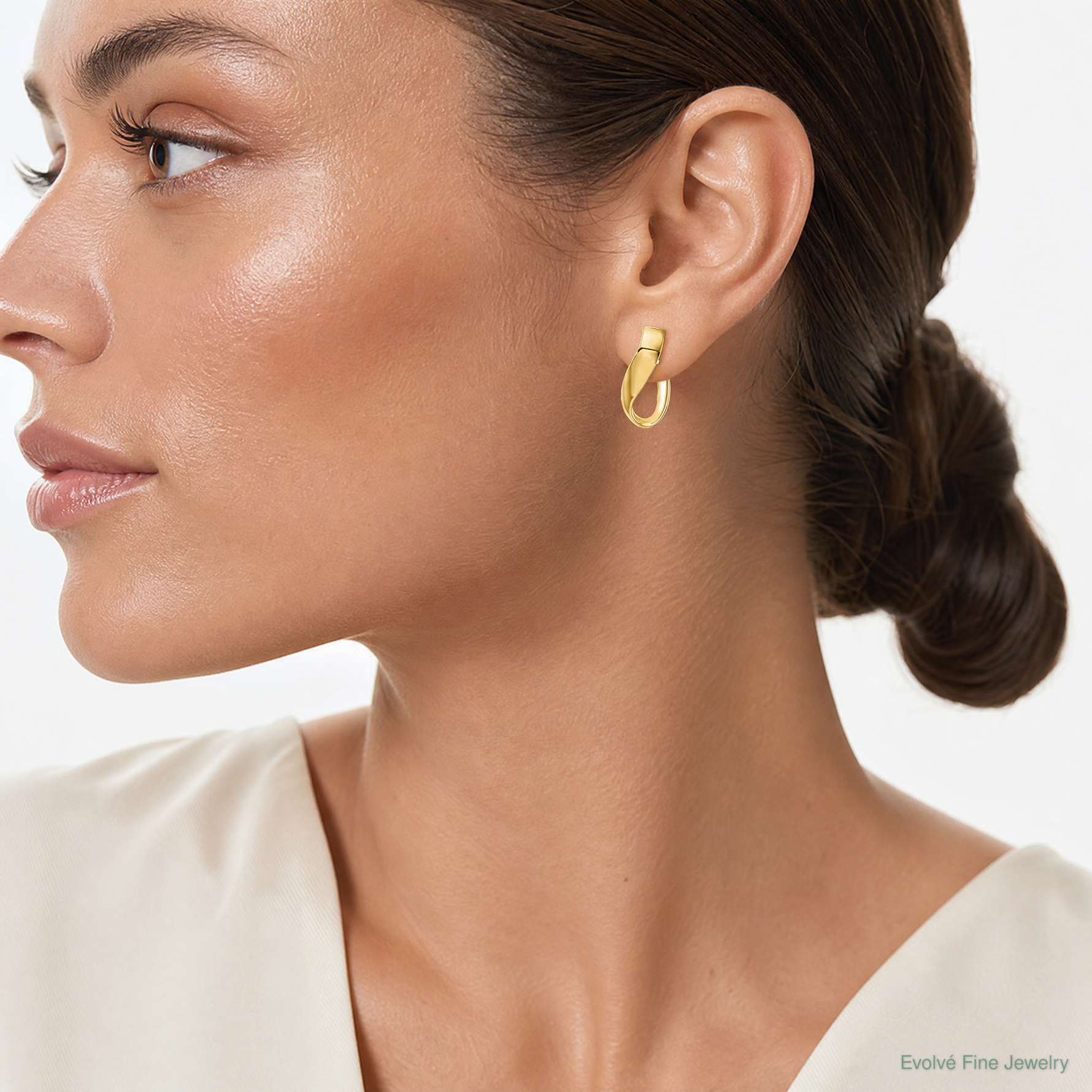 Leslie's 14K 5mm High Polished Hoop Earrings - Model Shot