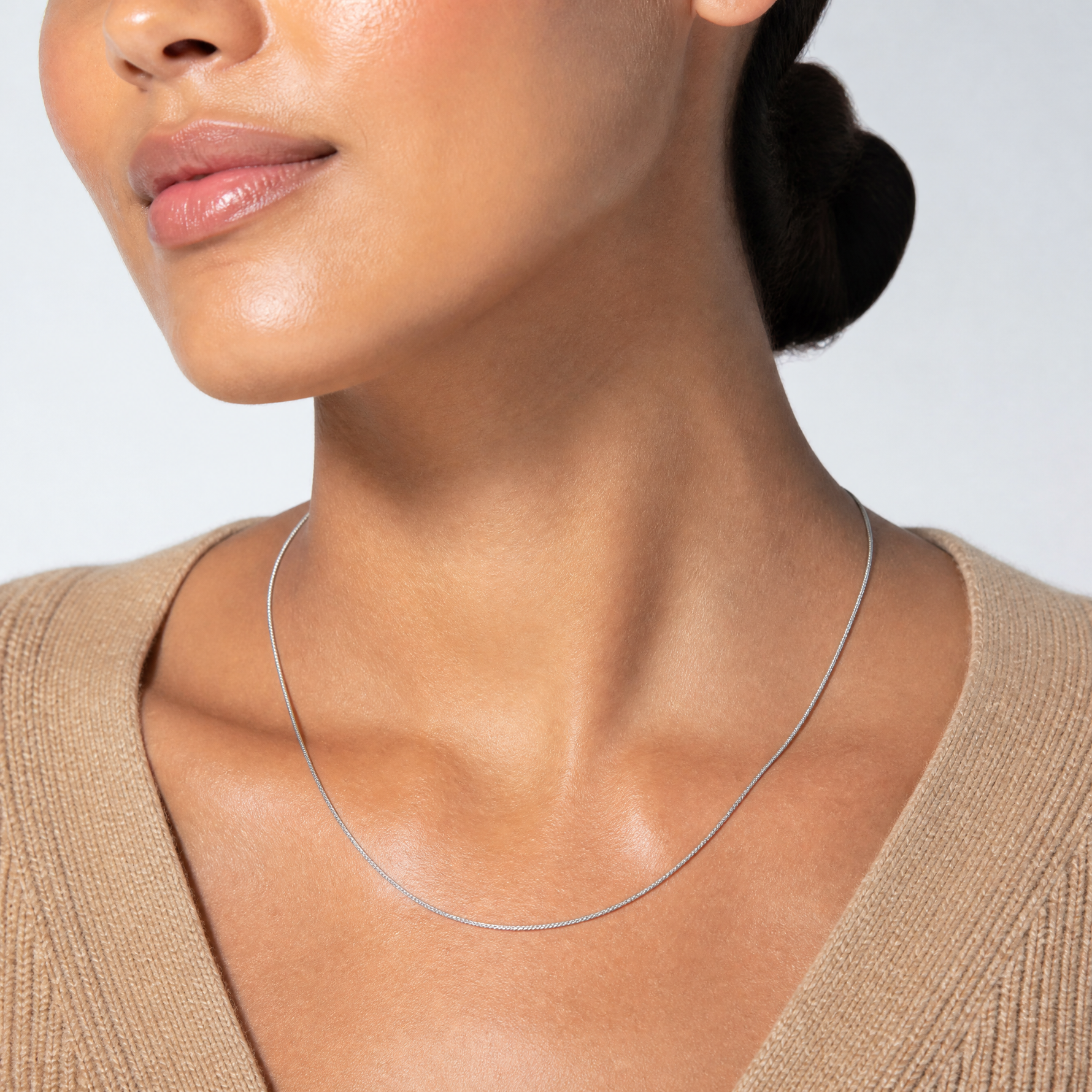 14k White Gold 1.3mm Curb Pendant Chain - Model Shot