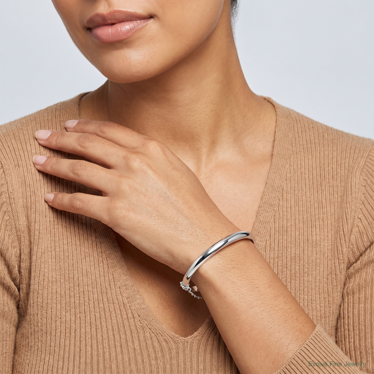 Sterling Silver Rhodium-plated 5mm w/Chain Hinged Bangle - Model Shot