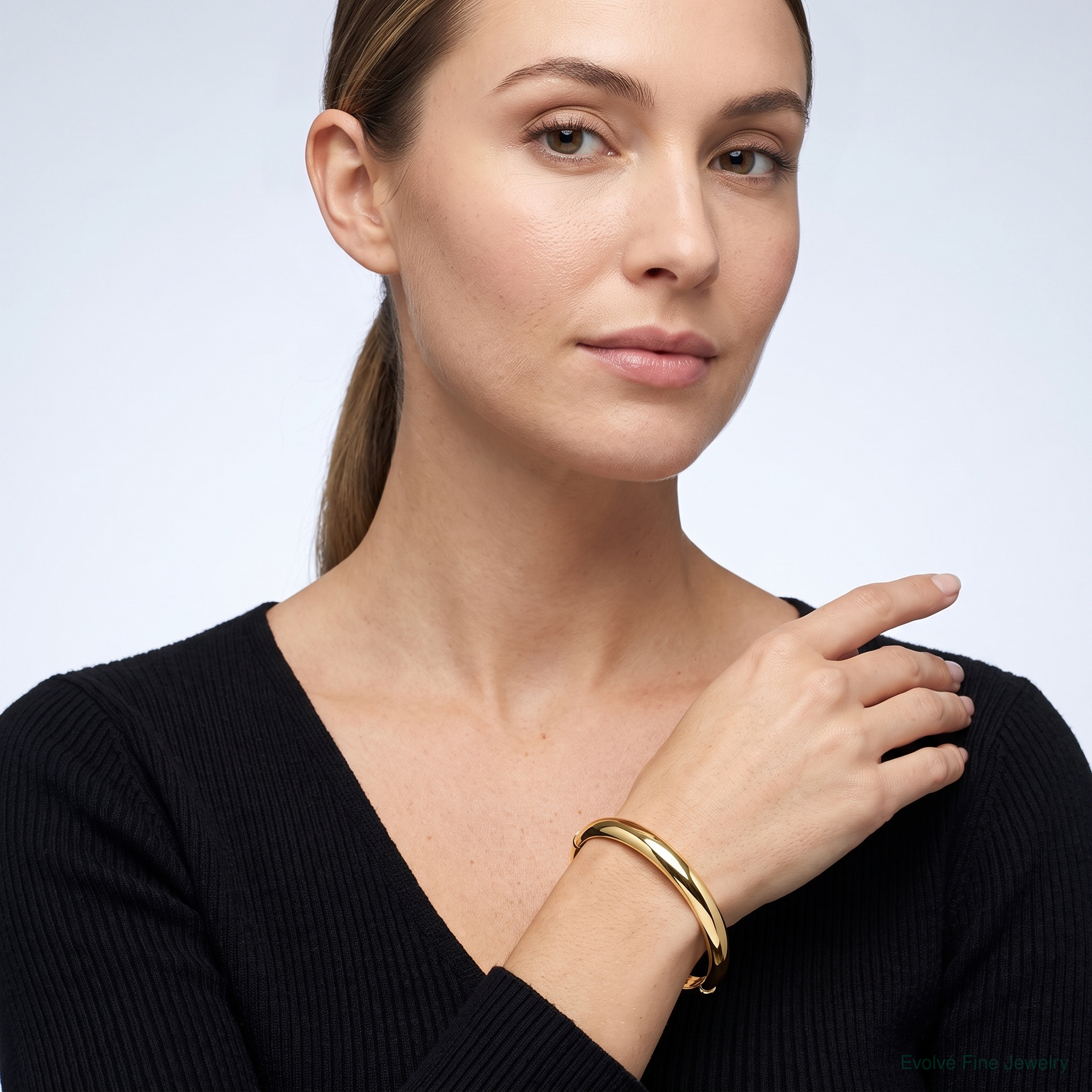 Sterling Silver Gold-plated 8mm Hinged Bangle - Model Shot