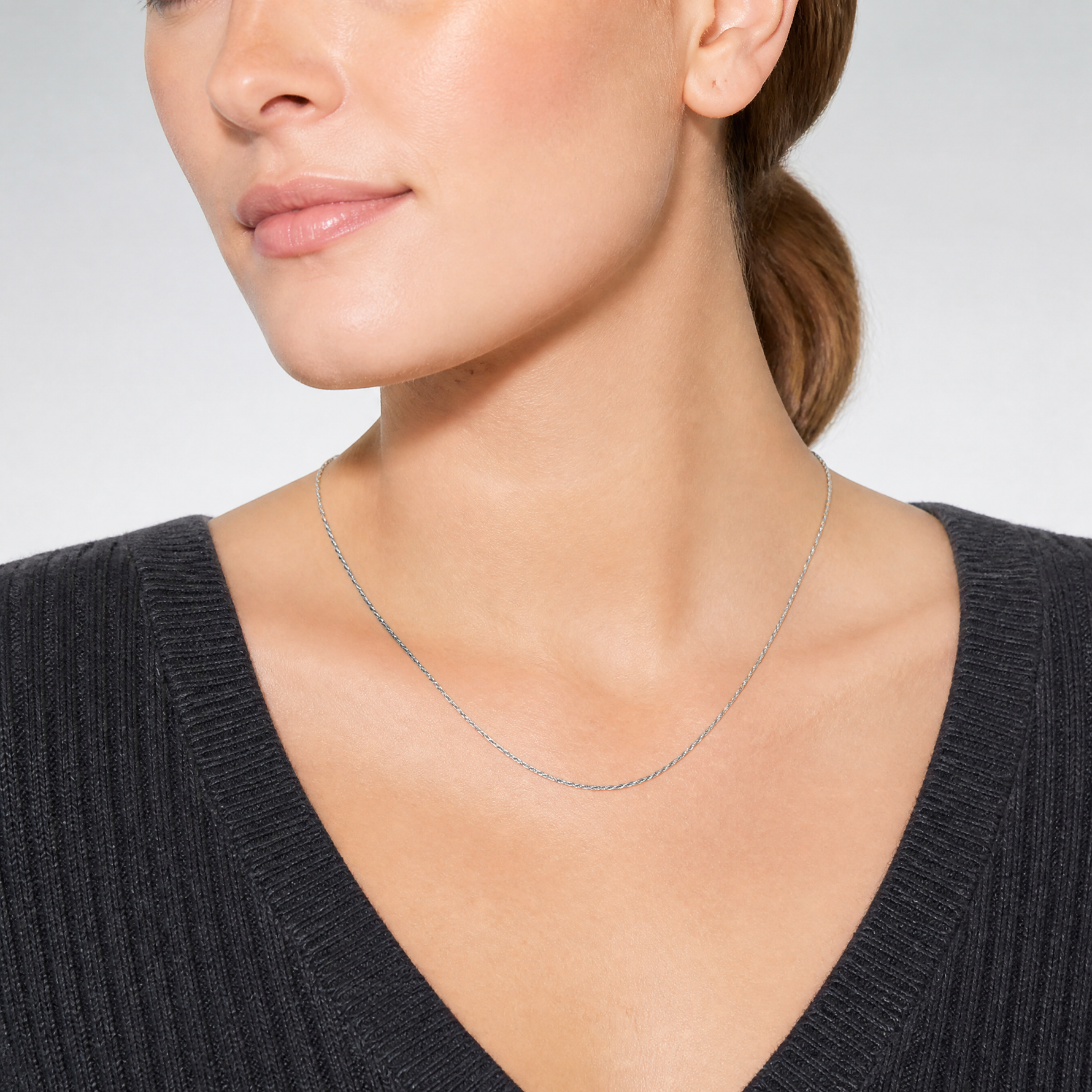 Sterling Silver Rhodium-plated 2.25mm Diamond-cut Rope Chain - Model Shot