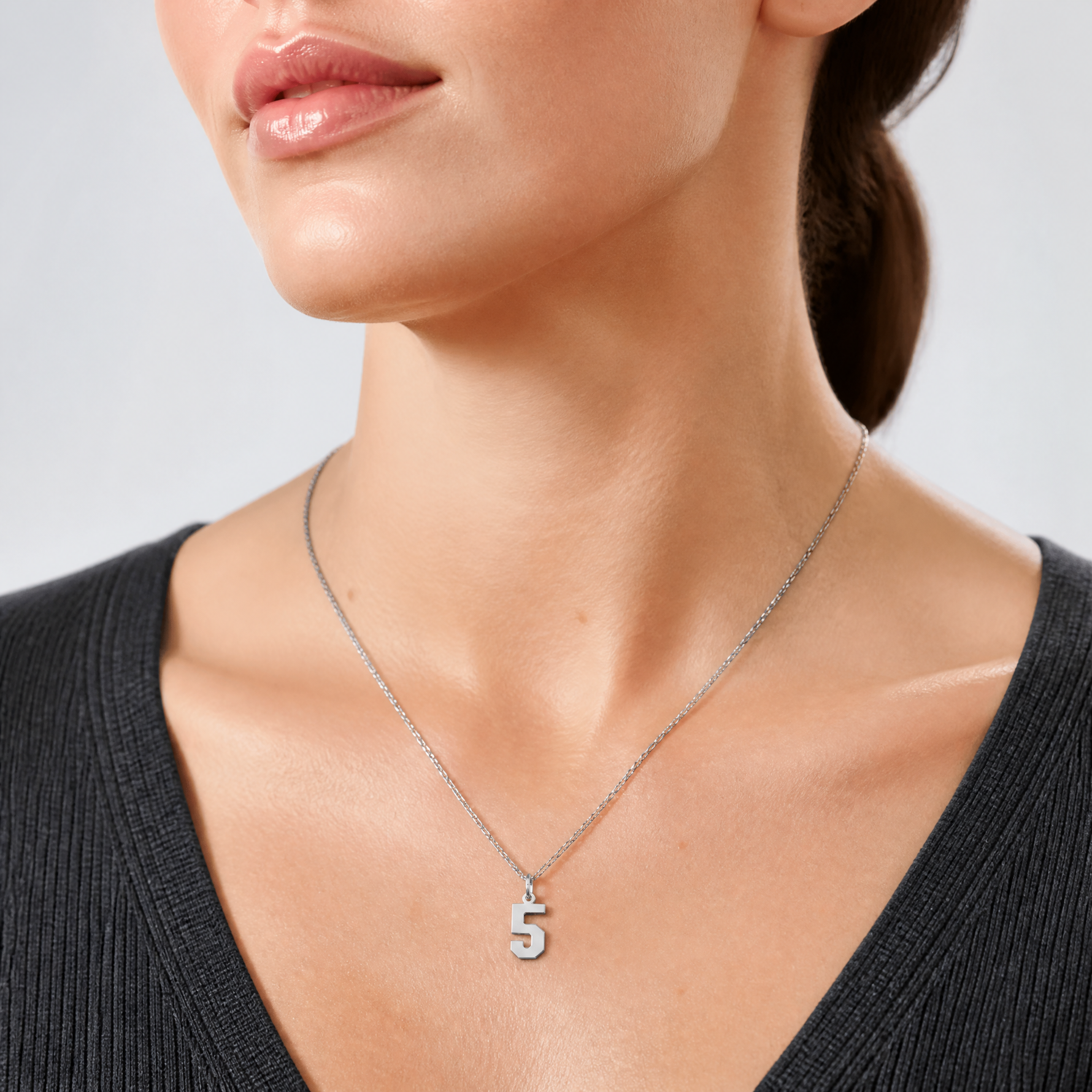 Sterling Silver/Rhodium-plated Polished Number 5 Charm - Model Shot
