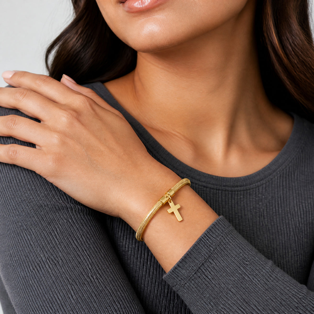 14K Mesh Cross Dangle Stretch Bracelet - Model Shot