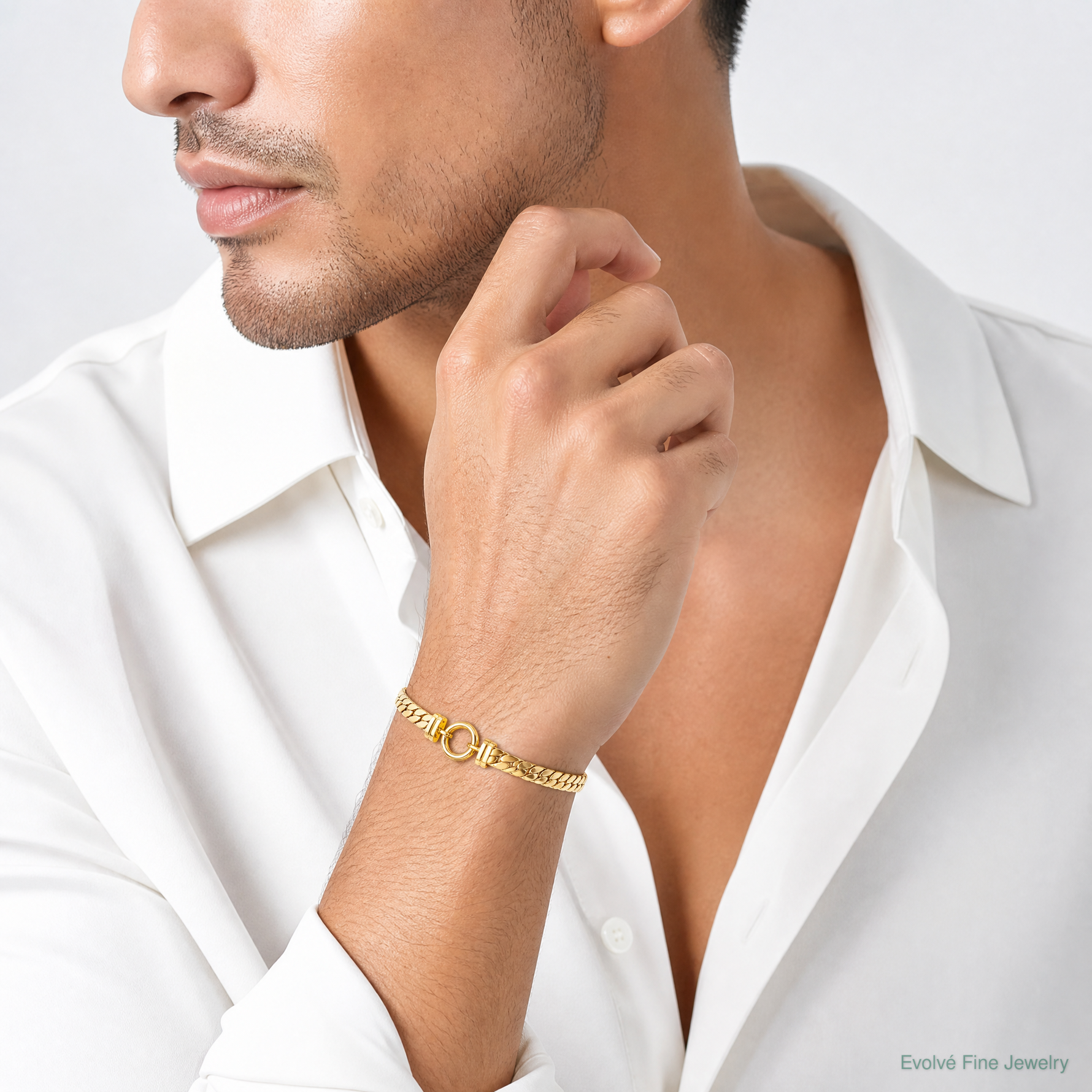 14k Polished 7.5in Curb Link with Circle Element Bracelet - Model Shot