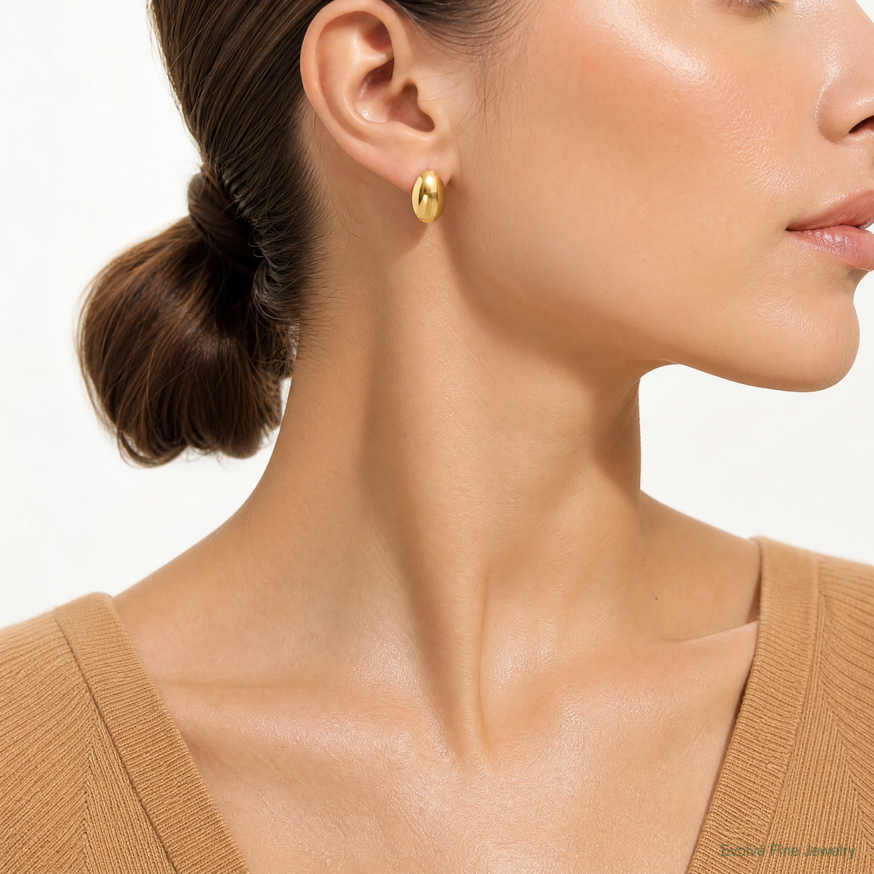 14k Polished Puffed Oval Hoop Earrings - Model Shot