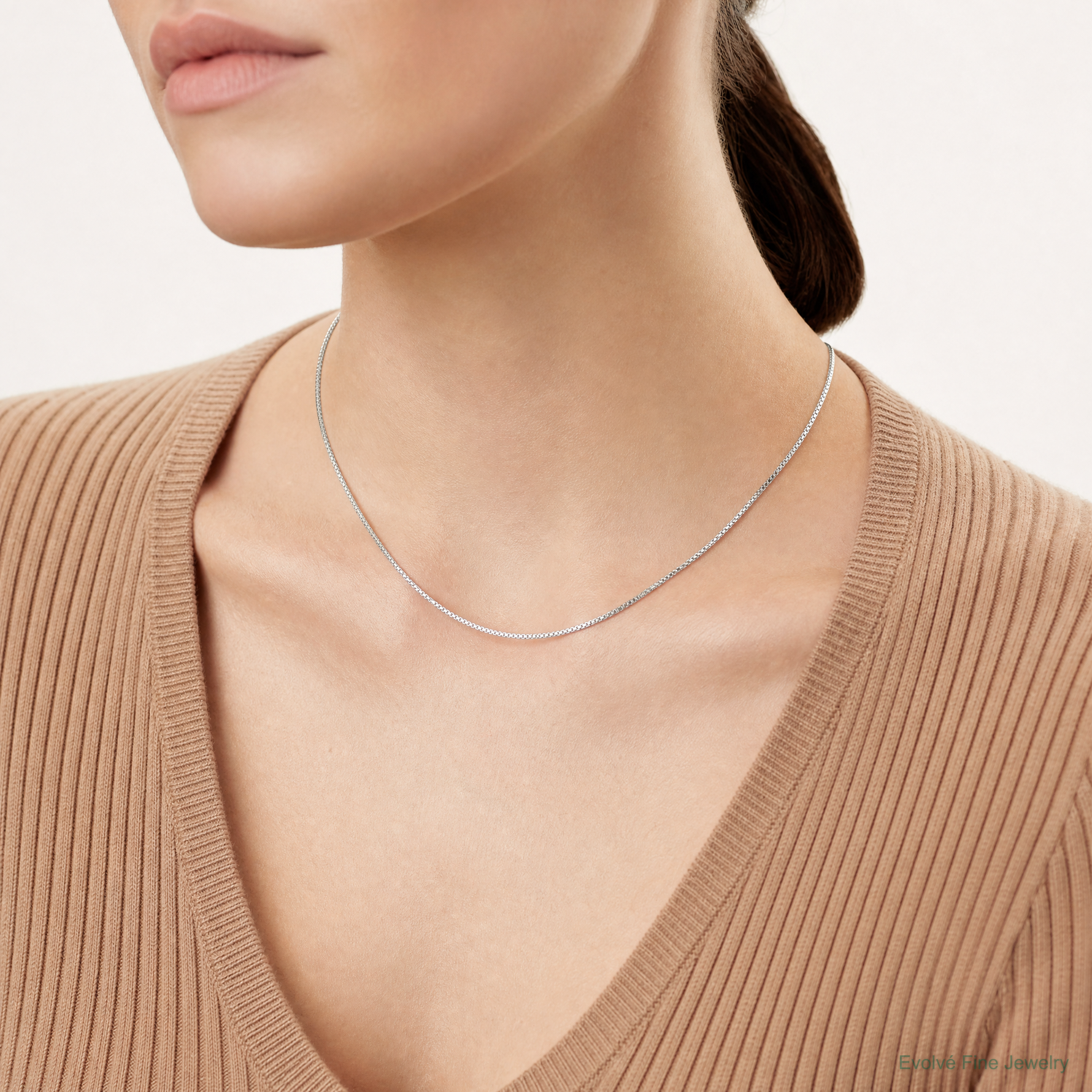 14k White Gold 1mm Box Chain - Model Shot