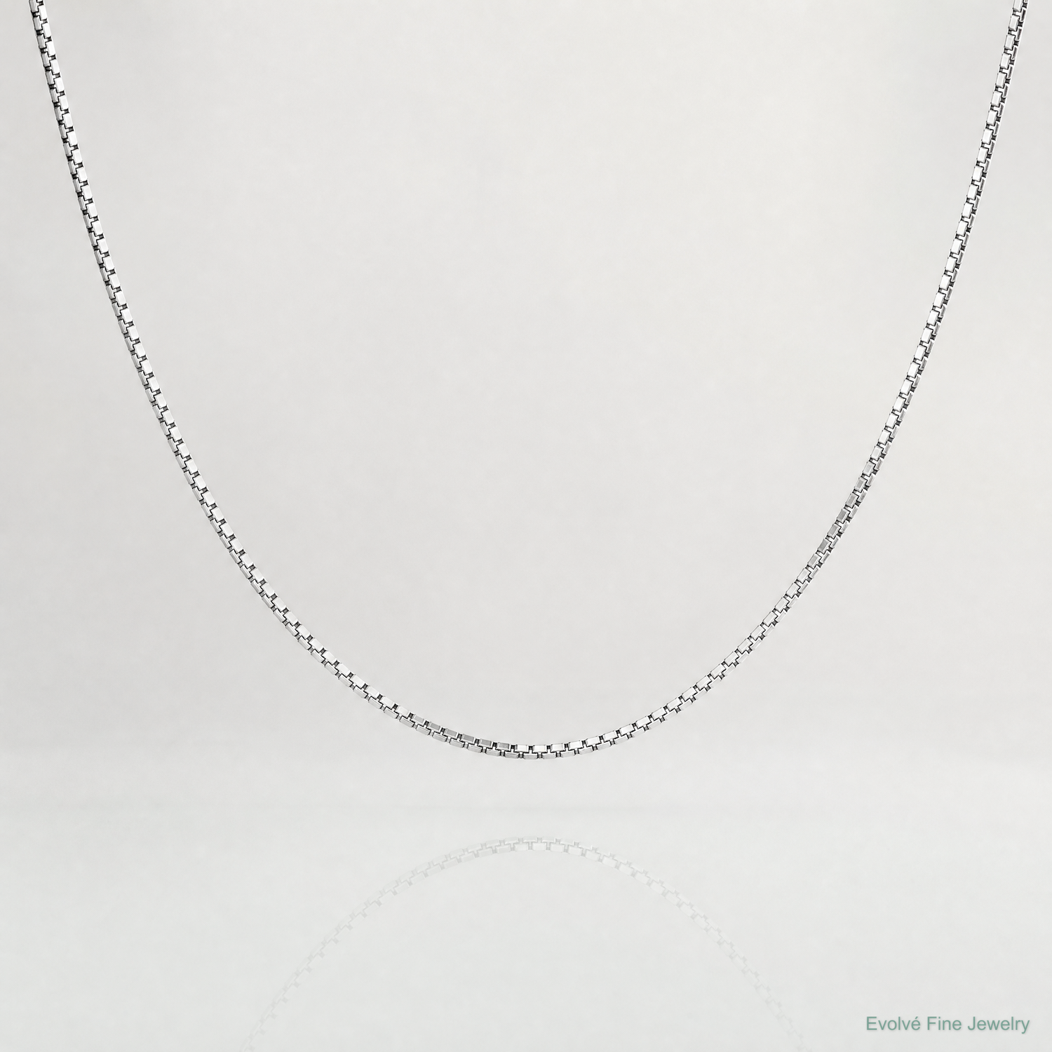 10k WG .95mm Box Chain - Lifestyle View