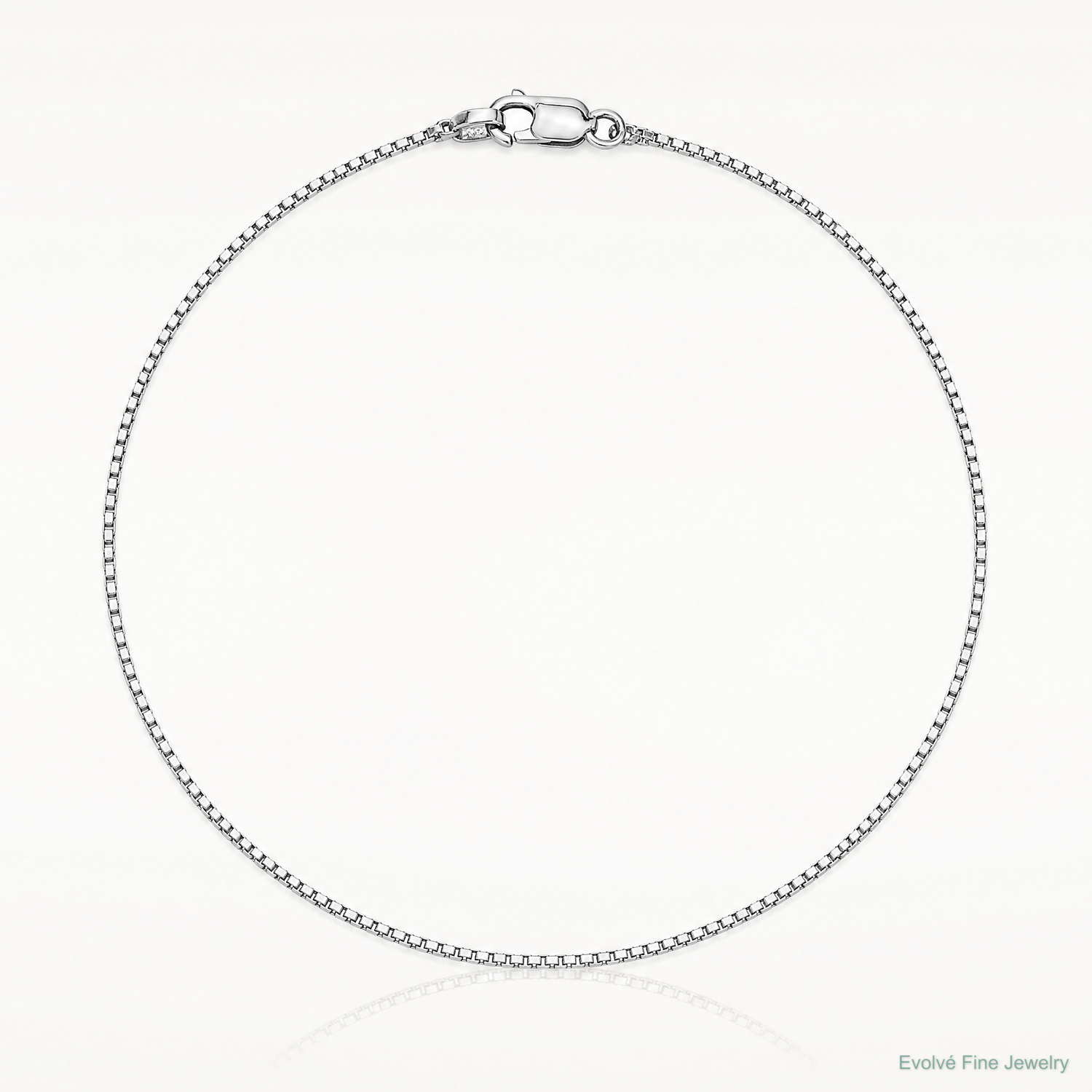 10k WG .95mm Box Chain - Lifestyle View