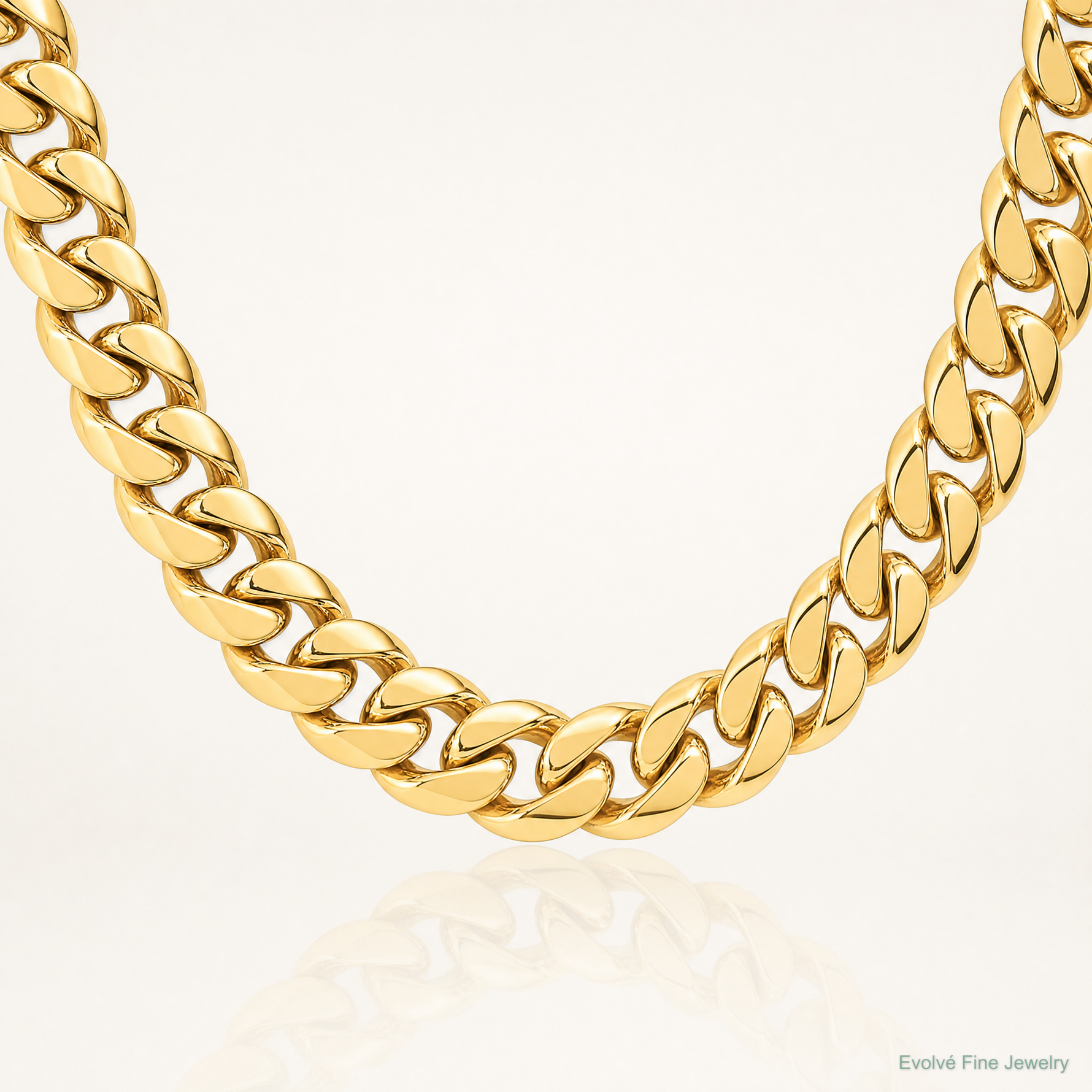 10k 8.7mm Hand-polished Miami Cuban Chain - Lifestyle View