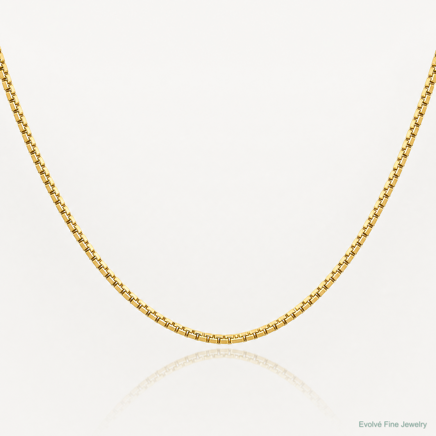 14k 1mm Box Chain - Lifestyle View
