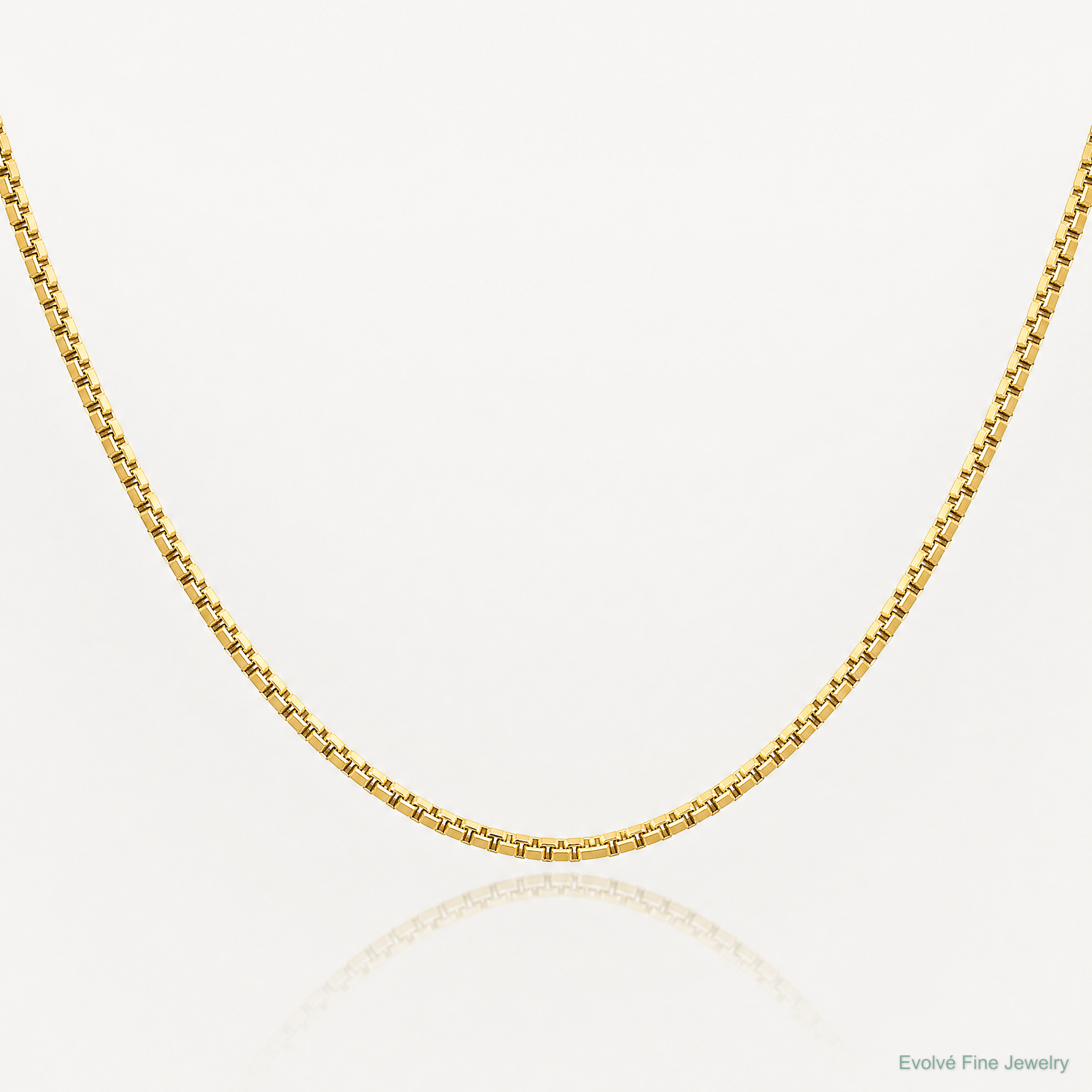 14k 1mm Box Chain - Lifestyle View