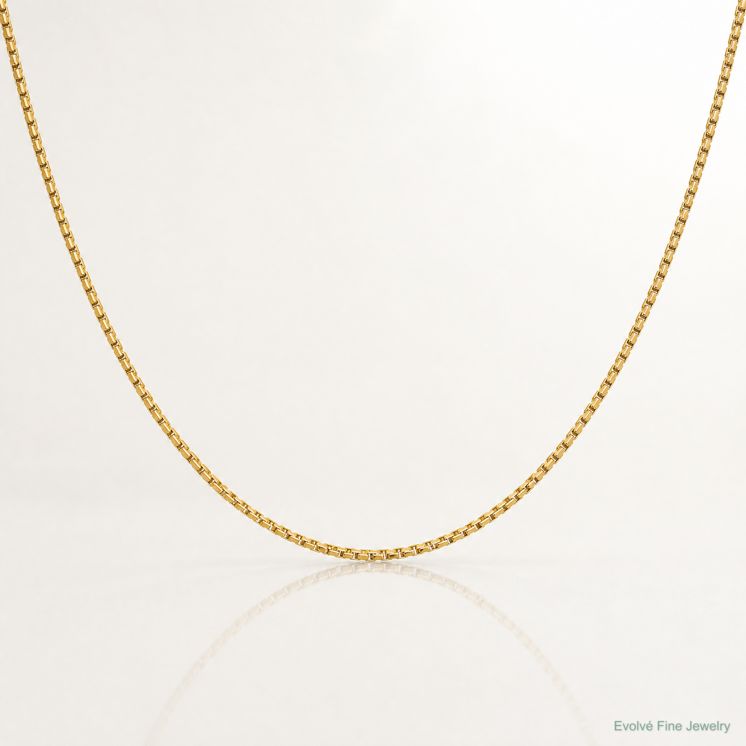 14k 1.05mm Box Chain - Lifestyle View