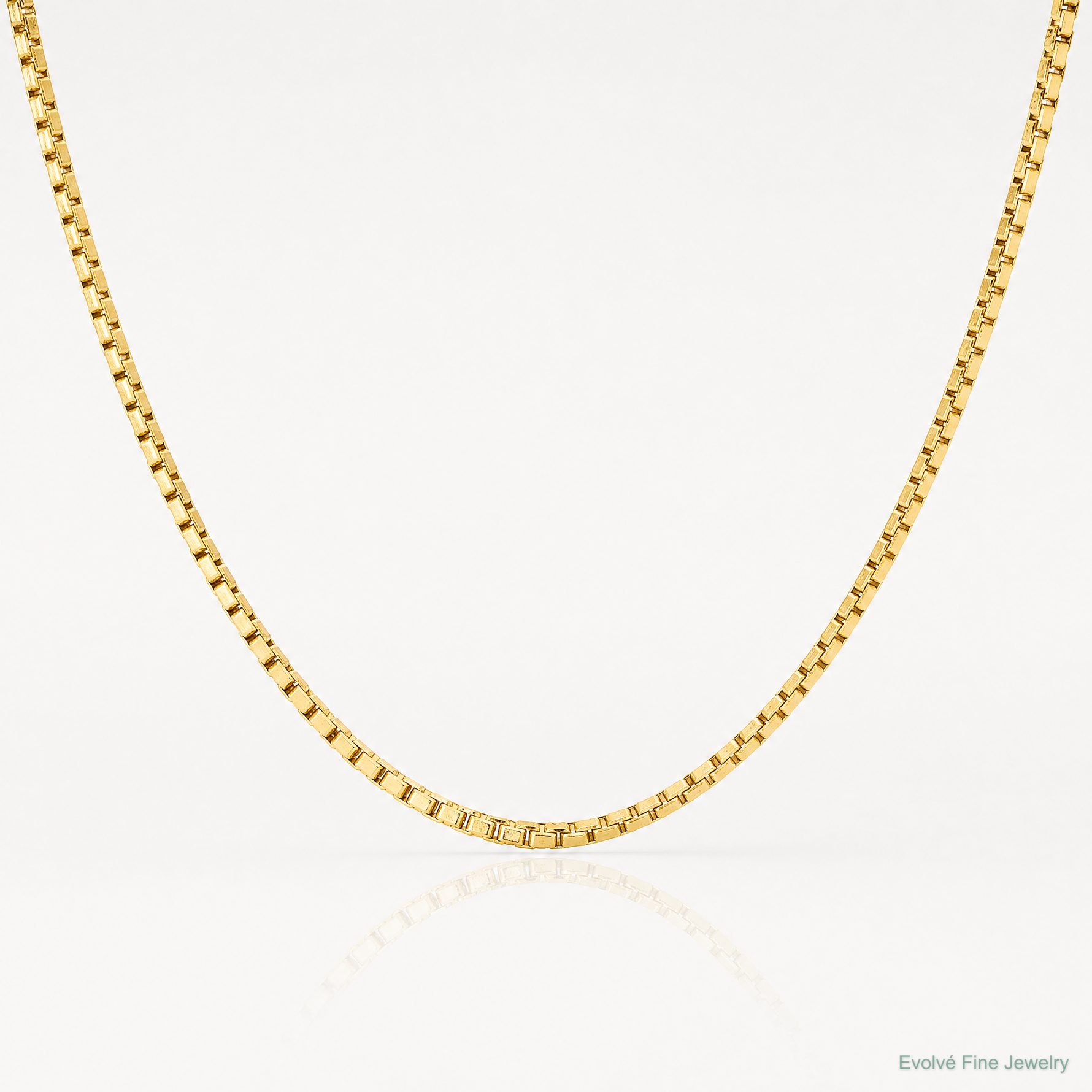 14k 2.5mm Box Chain - Lifestyle View