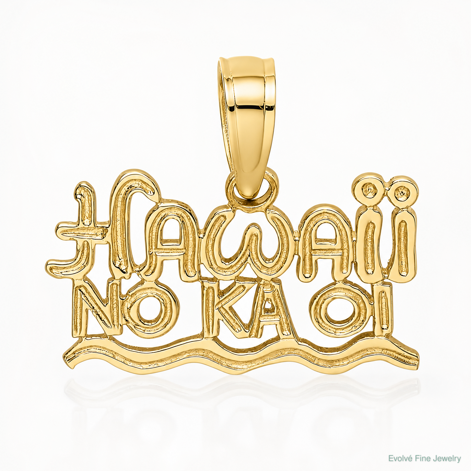 14k HAWAII NO KA OI Charm - Lifestyle View