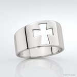 Sterling Silver Cross Cutout Ring - Lifestyle View